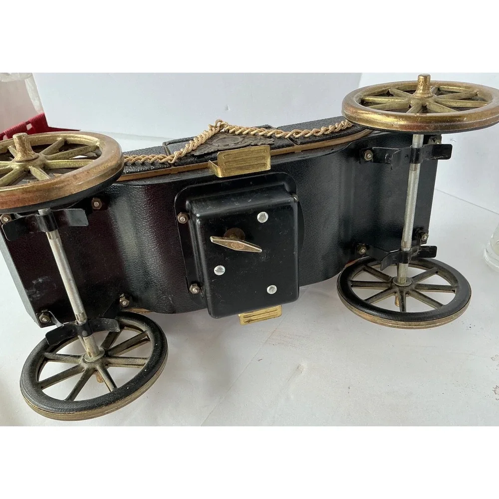 Vintage Stagecoach Music Box Liquor Decanter Set with 6 Shot‎ Glasses
